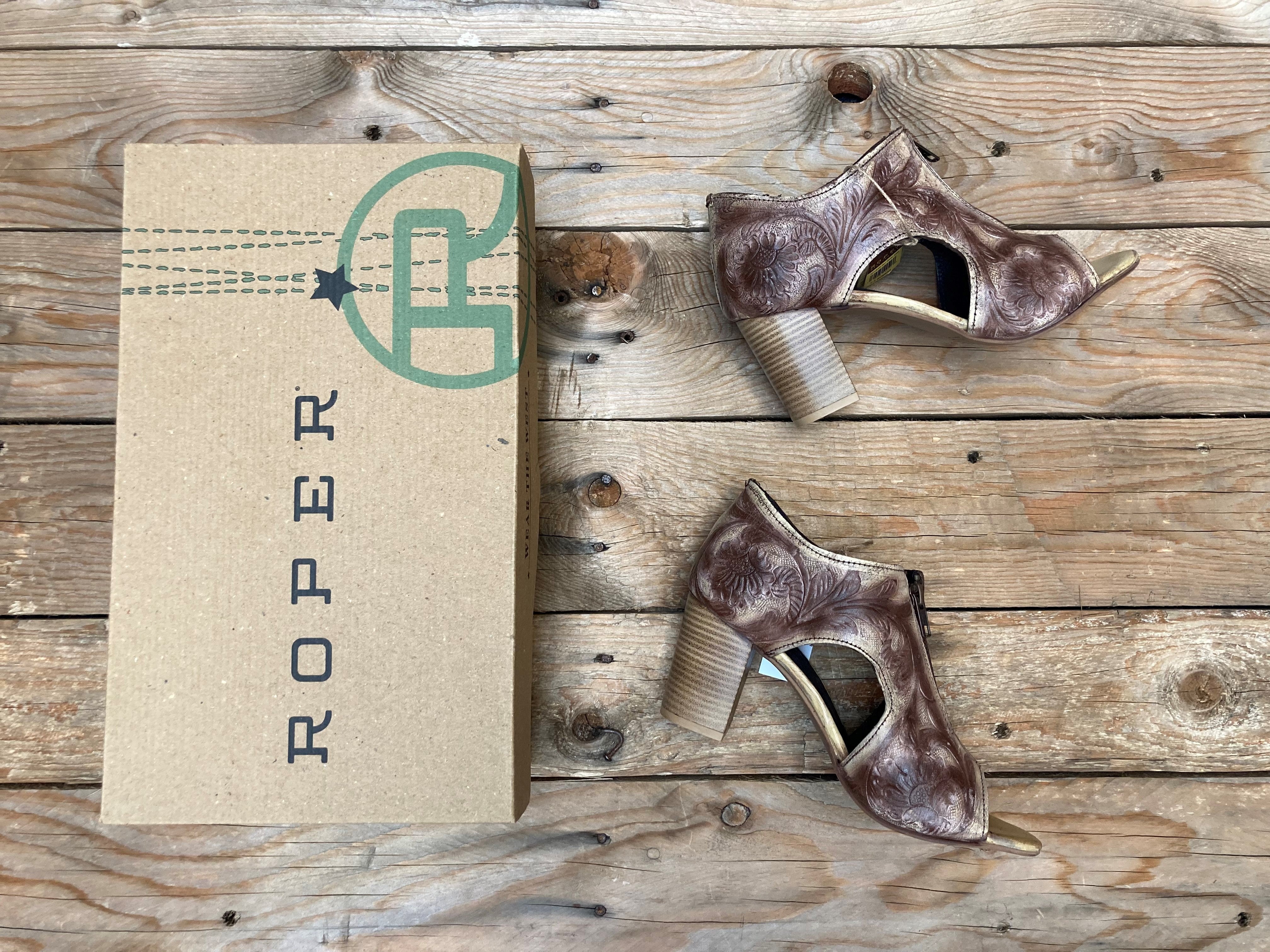 Womens Roper Mika Front Zip Cream Tooled Sandal (6910795415629)