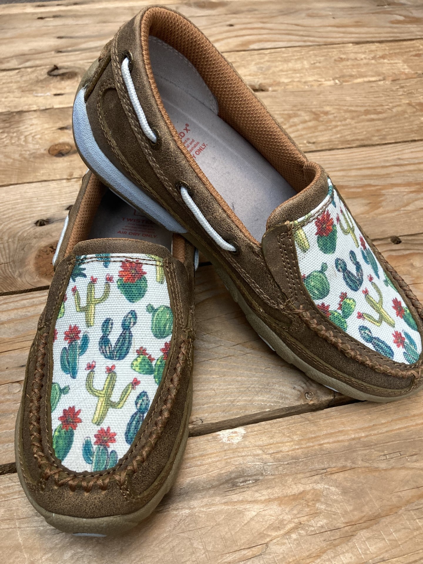 Womens Twisted X Cactus Flower Slip on Mocs (6749904339021)