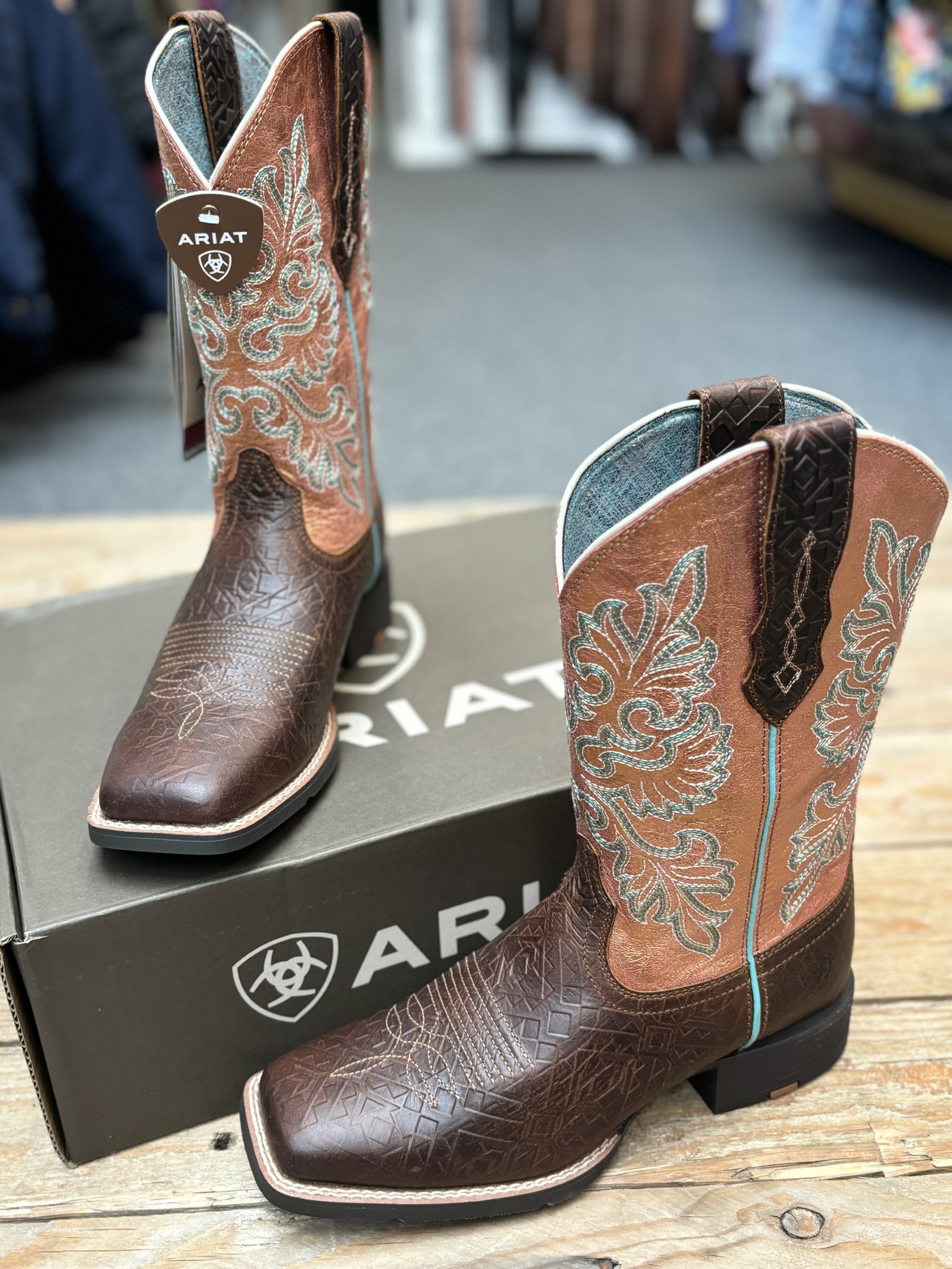 Womens Ariat Round Up Wide Square Toe Stretchfit Boot - Toasted Blanket Emboss / Copper Glow (6987284578381)