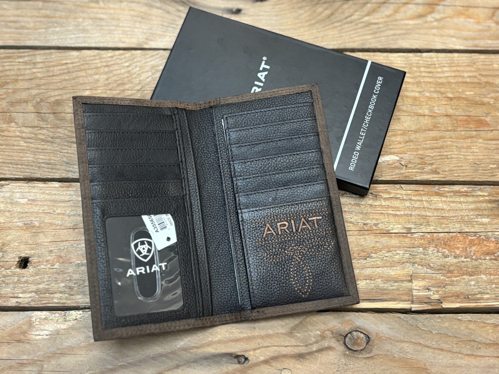 Mens Ariat Rodeo Wallet - Crazy Horse (7272716632141)