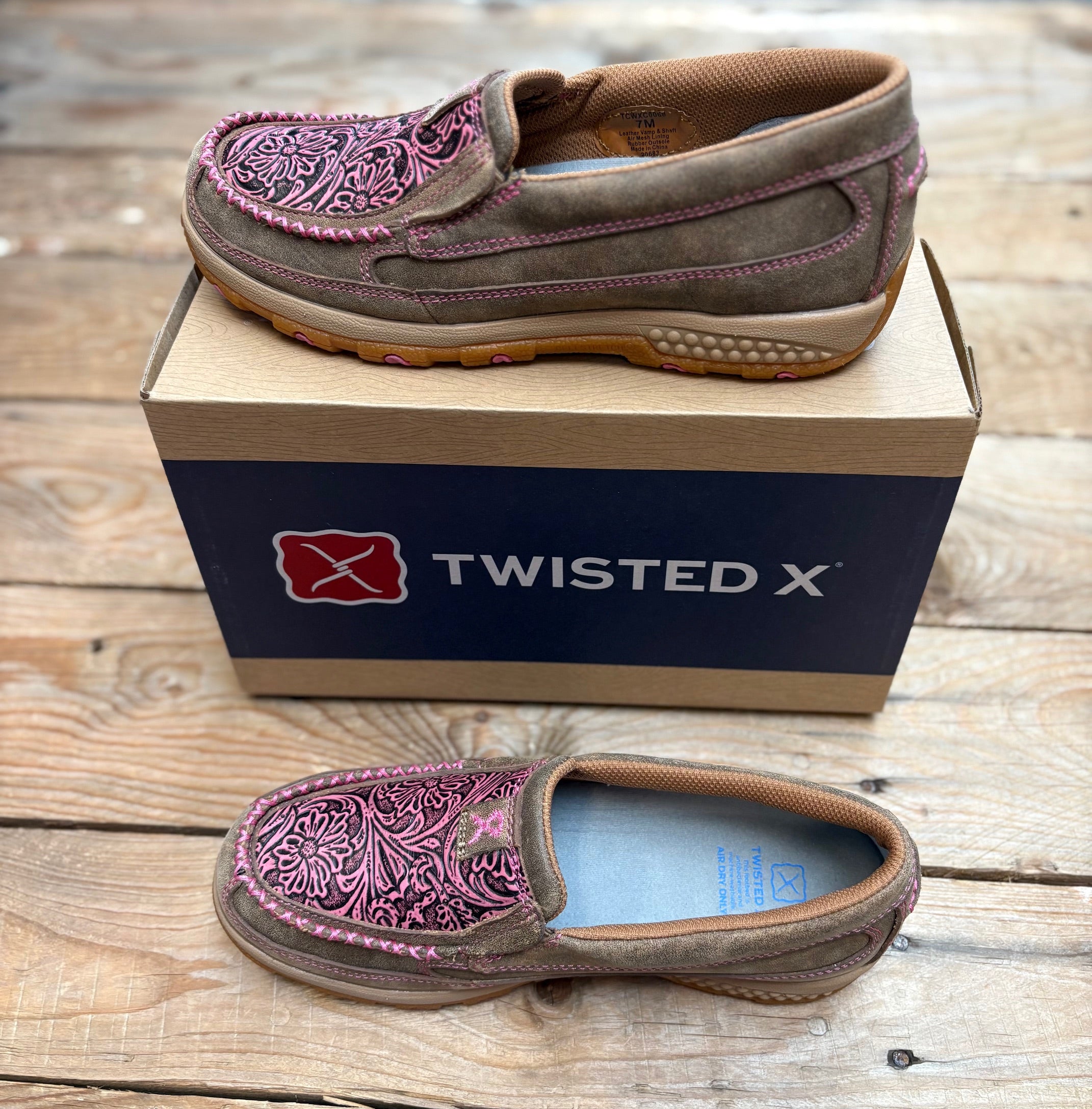 Womens Twisted X Tooled Cell Stretch Moc - Bomber / Pink