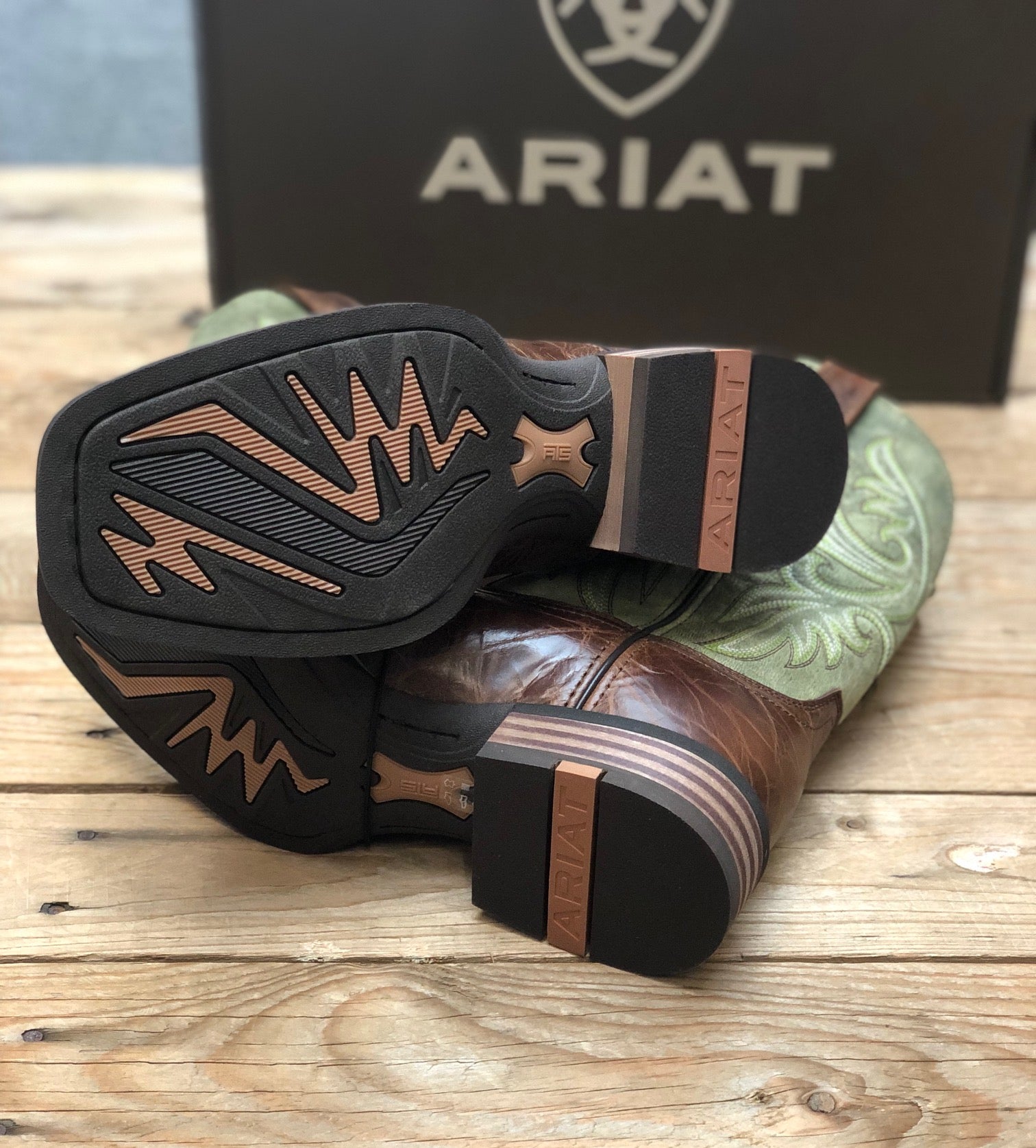 Mens Ariat Slingshot Boot - Dark Tan / Easy Green (7430403489869)