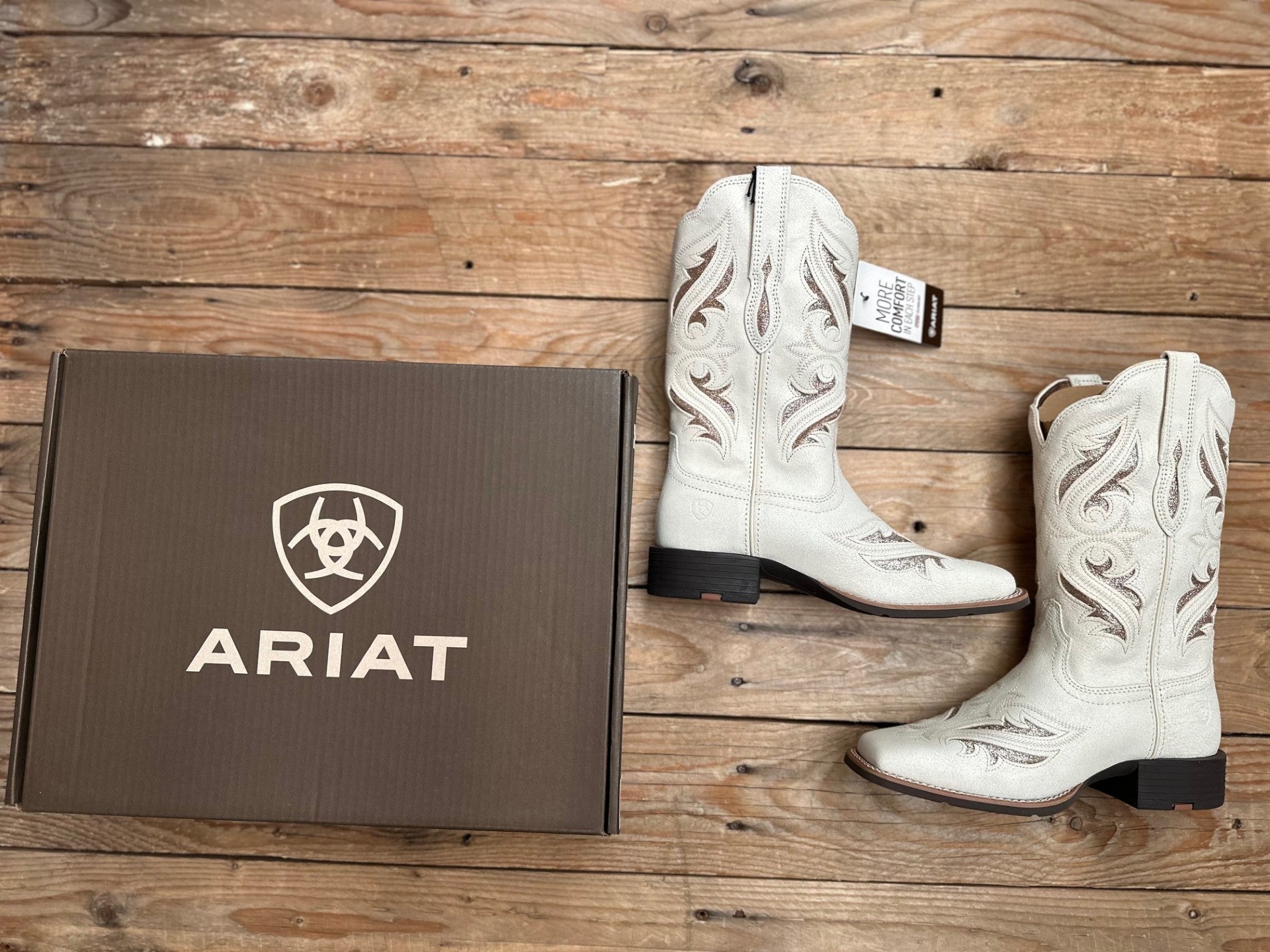 Womens Ariat Round Up Bliss Boot - Distressed Ivory (7335152517197)