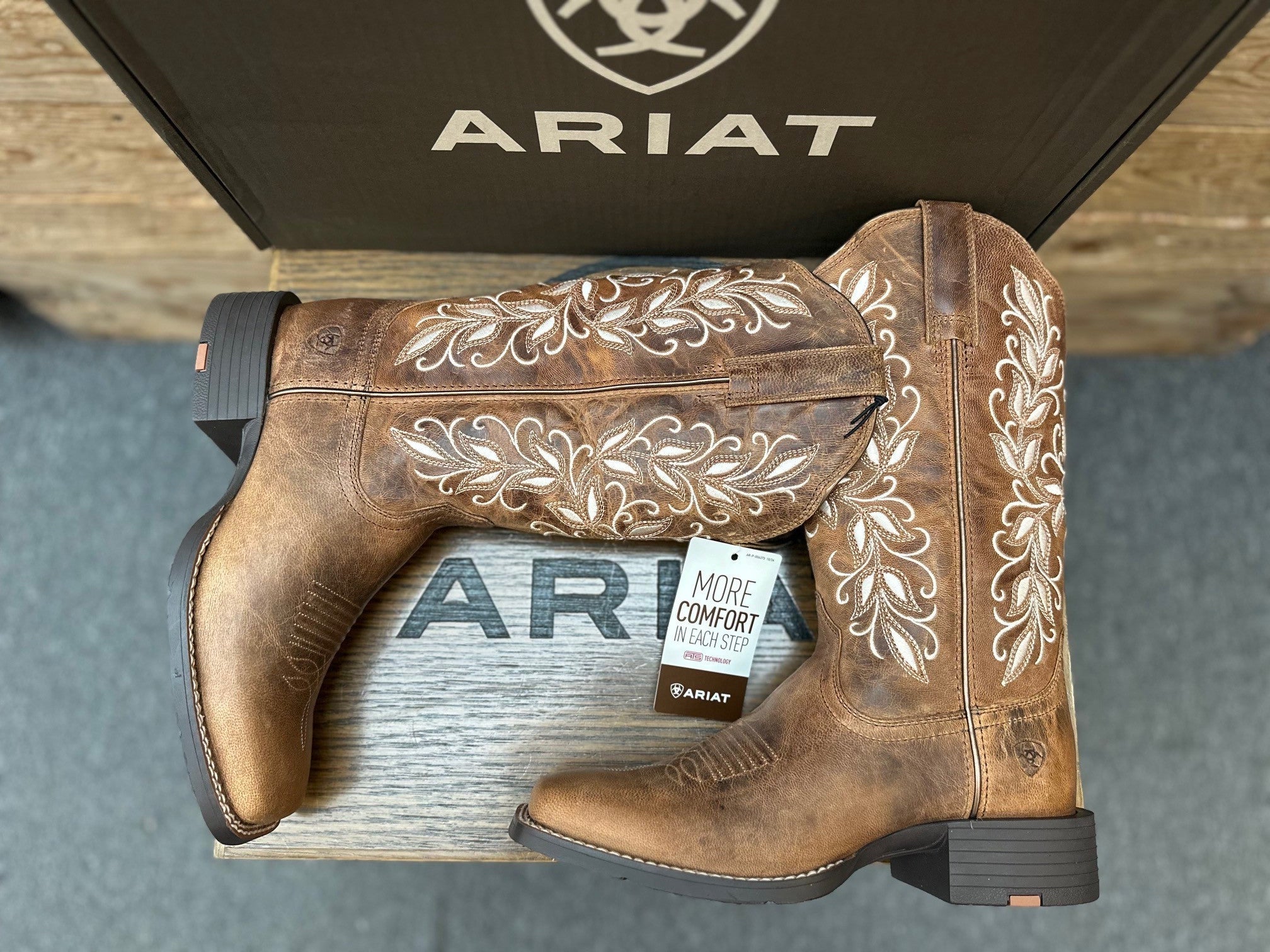 Womens Ariat Round Up Holly Boot - Western Pearl