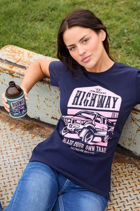 Womens Bullzye Olivia Tee - Navy