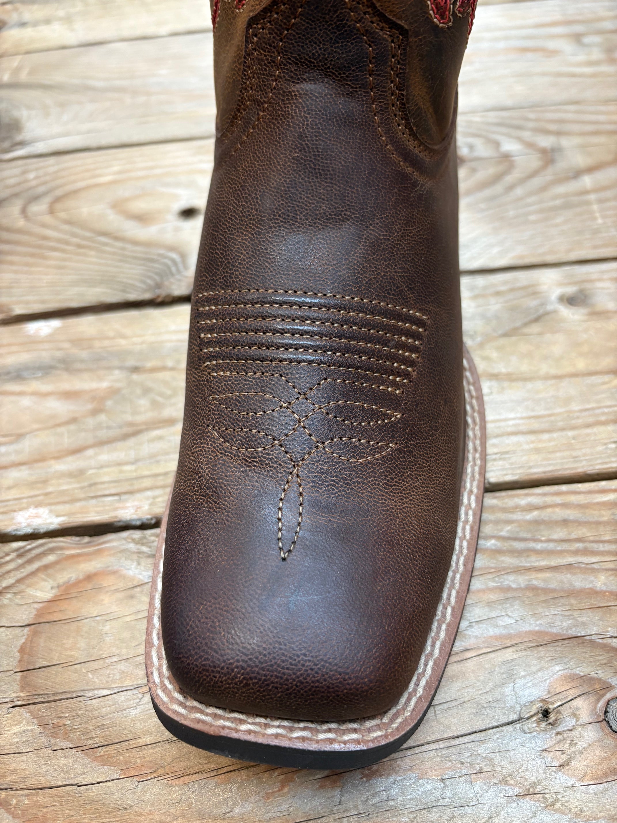 Womens Ariat Round Up Wide Square Toe StretchFit - Sassy Brown