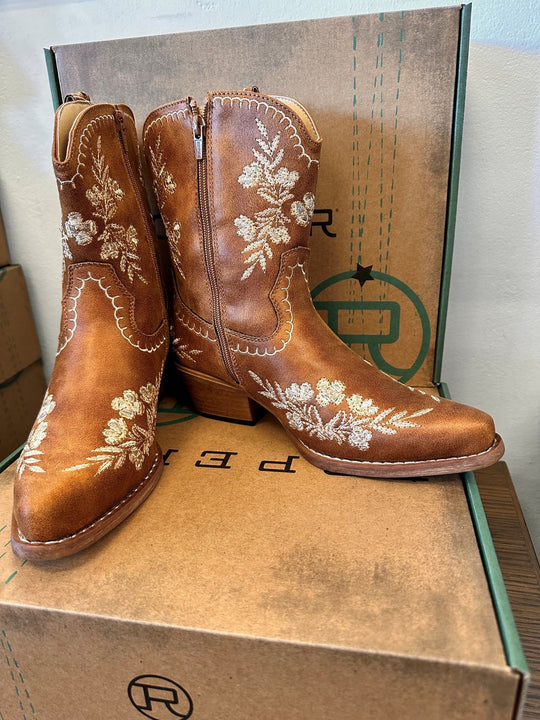 Womens Ropers Wynona Shortie Ankle Boot Snip Toe - Vintage Tan