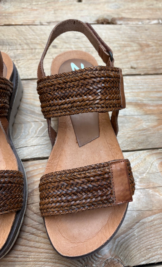 Womens Zeta Lunar Sandal - Avellana