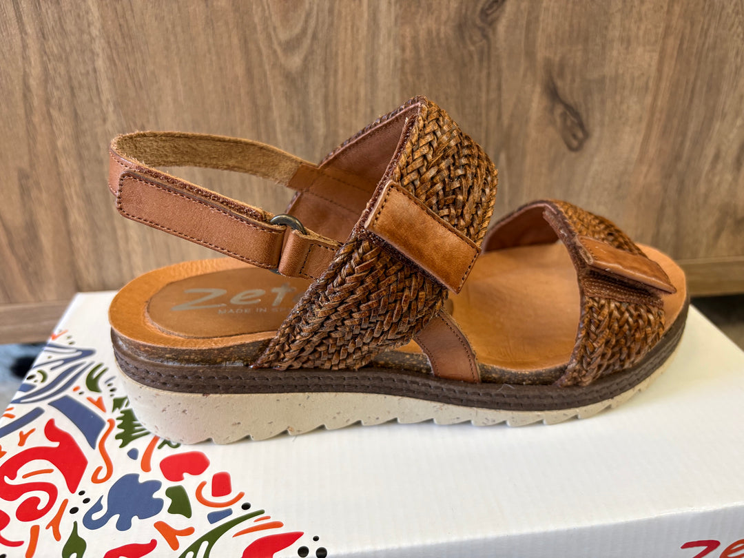 Womens Zeta Lunar Sandal - Avellana